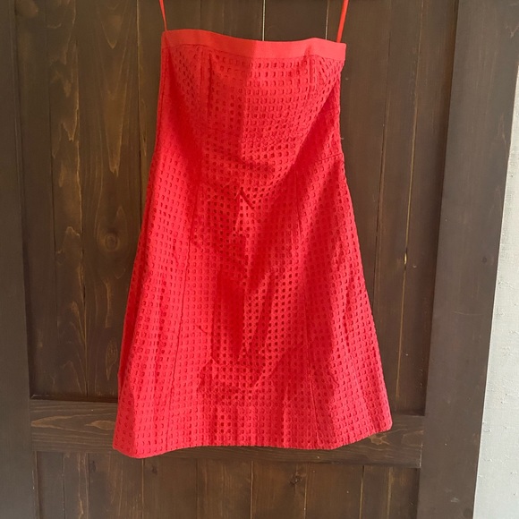 White House Black Market Strapless Coral Eyelet Dress.  Size 6.  Like New. - Picture 7 of 10